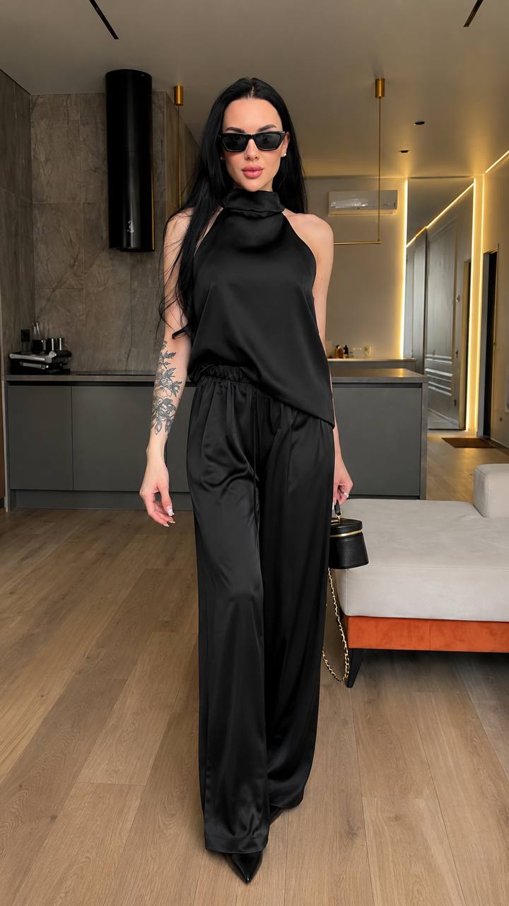 Monique – Black